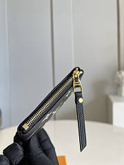 Louis Vuitton Key Pouch Size 13.5 x 7 x 1.5 cm - 6