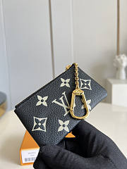 Louis Vuitton Key Pouch Size 13.5 x 7 x 1.5 cm - 4