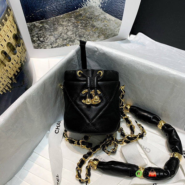Chanel Cl Clutch With Chain Black Size 12 x 11 x 7 cm - 1