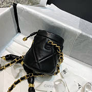 Chanel Cl Clutch With Chain Black Size 12 x 11 x 7 cm - 4