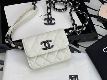 Chanel Cl Belt Flap Card Holder White Size 10.3 x 11 x 3.2 cm