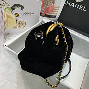 Chanel Clutch Size 16 x 27.5 x 14 cm 01 - 3