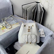 Chanel CL Drawstring Bag White Size 21 x 19 x 8 cm - 1