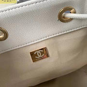 Chanel CL Drawstring Bag White Size 21 x 19 x 8 cm - 4