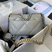 Chanel 16 Flap Bag Grey Size 16 x 26 x 9 cm - 3