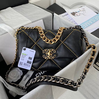 Chanel 19 Flap Bag 02 Size 16 x 26 x 9 cm