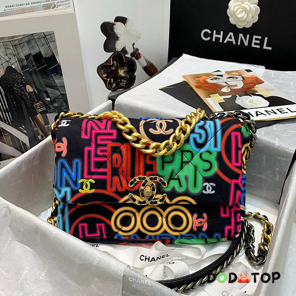 Chanel 19 Flap Bag 03 Size 16 x 26 x 9 cm - 1