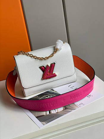 Louis Vuitton Twist MM 02 Size 23 x 17 x 9.5 cm