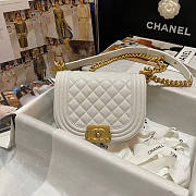 Chanel CL Small Boy Chanel Messenger Bag White Size 12.5 x 18 x 6 cm - 1