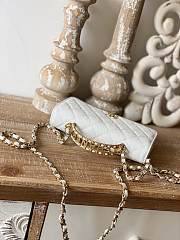 Chanel Handle White Bag Size 19 cm - 6