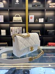 Chanel Flap Bag White Size 21 x 14 x 6.5 cm - 5