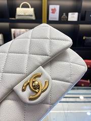 Chanel Flap Bag White Size 21 x 14 x 6.5 cm - 6