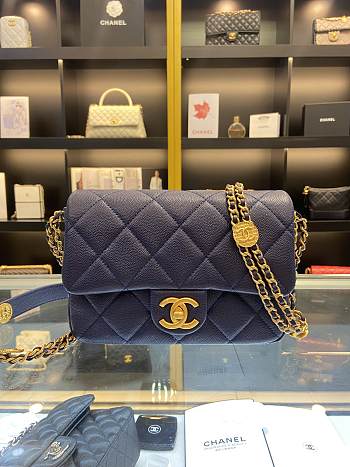 Chanel Flap Bag Blue Size 21 x 14 x 6.5 cm