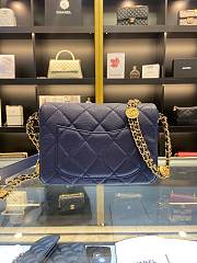 Chanel Flap Bag Blue Size 21 x 14 x 6.5 cm - 3