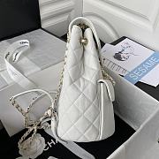 Chanel White Backpack Size 25.5 x 16.5 x 15.5 cm - 2