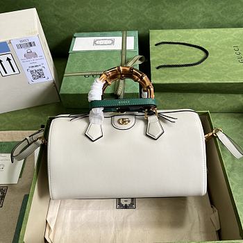 Gucci White Handbag Size 30 x 18 x 15 cm