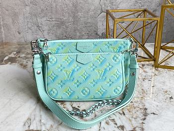 Louis Vuitton LV Multi Pochette Accessories Handbag Size 24 x 13.5 x 4 cm