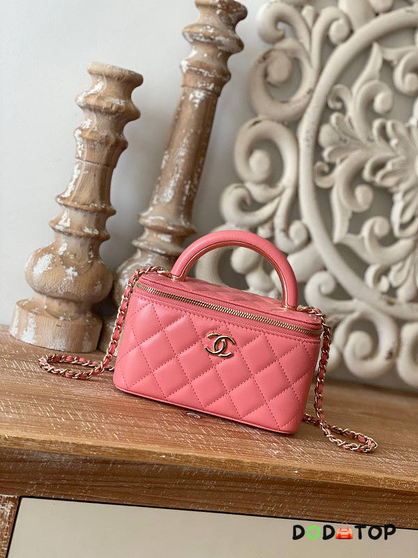 Chanel Vanity With Chain Pink Size 9.5 x 17 x 8 cm - 1
