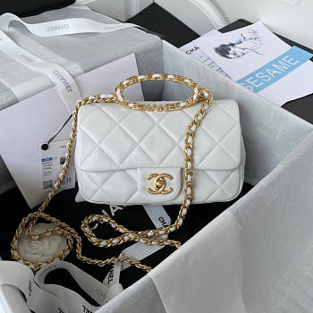 Chanel Flap Bag White Size 24 cm