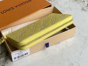 Louis Vuitton LV Zipper Wallet 01 Size 19.5 x 10.5 x 2.5 cm - 3