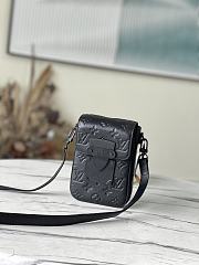 Louis Vuitton LV S-Lock Vertical Wearable Wallet 02 Size 12 x 19 x 7 cm - 1