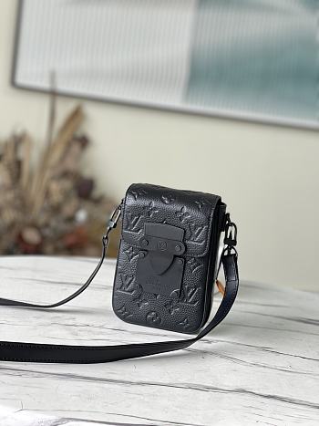 Louis Vuitton LV S-Lock Vertical Wearable Wallet 02 Size 12 x 19 x 7 cm