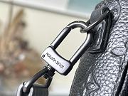 Louis Vuitton LV S-Lock Vertical Wearable Wallet 02 Size 12 x 19 x 7 cm - 6