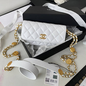Chanel Flap Bag White Size 18 x 9 x 3.5 cm