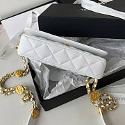 Chanel Flap Bag White Size 18 x 9 x 3.5 cm - 4