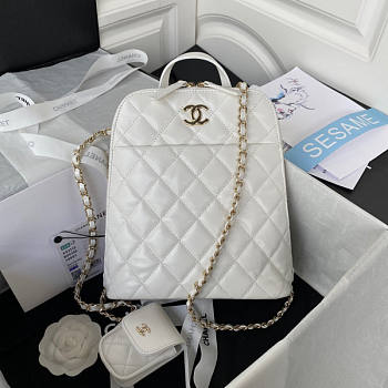 Chanel Backpack White Size 21 x 23 x 8 cm