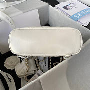 Chanel Backpack White Size 21 x 23 x 8 cm - 2