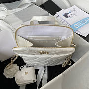 Chanel Backpack White Size 21 x 23 x 8 cm - 5