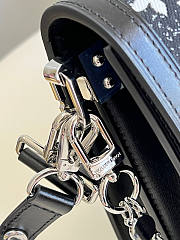 Louis Vuitton LV Dauphine MM 01 Size 25 x 17 x 10.5 cm - 5