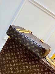Louis Vuitton LV Sac Bosphore 2way Shoulder Bag Size 35.5 x 25 x 8.5 cm - 6