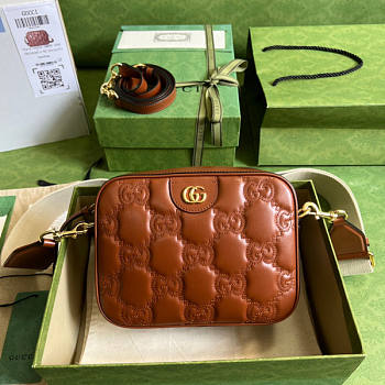 Gucci GG Matelassé Leather Shoulder Bag Brown Size 21.5 x 17 x 7.5 cm