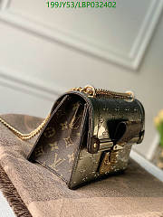 Louis Vuitton LV Shoulder Bag Size 21 x 14 x 9 cm - 5
