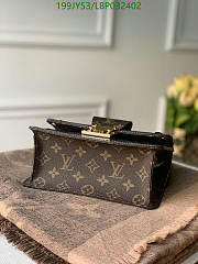 Louis Vuitton LV Shoulder Bag Size 21 x 14 x 9 cm - 6
