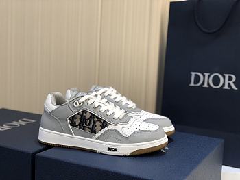 Dior Sneakers 02