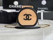 Chanel Round Box Bag 17 × 21  x 7.5 cm - 4