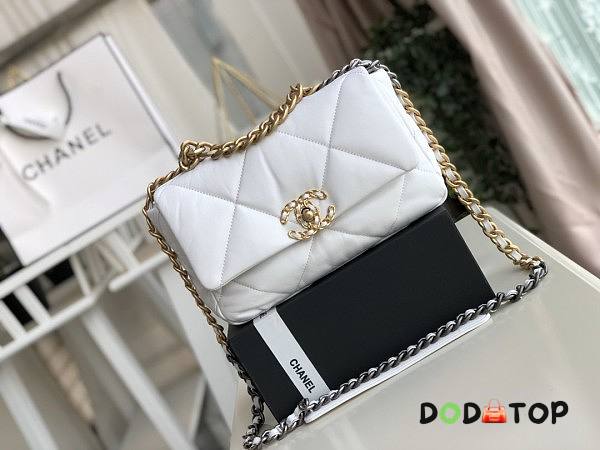 Chanel 19 Flap Bag White Size 16 x 26 x 9 cm - 1