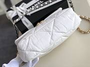 Chanel 19 Flap Bag White Size 16 x 26 x 9 cm - 2