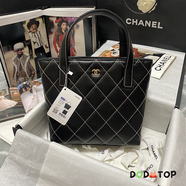 Chanel Medieval 22C Tiffany Handbag Black Size 23 x 24 x 9 cm - 1