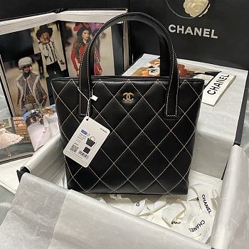 Chanel Medieval 22C Tiffany Handbag Black Size 23 x 24 x 9 cm