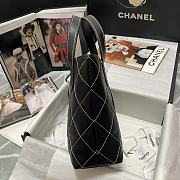 Chanel Medieval 22C Tiffany Handbag Black Size 23 x 24 x 9 cm - 2