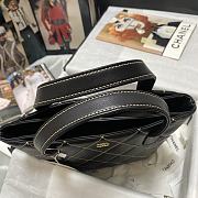Chanel Medieval 22C Tiffany Handbag Black Size 23 x 24 x 9 cm - 3