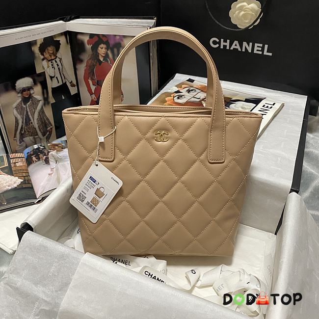 Chanel Medieval 22C Tiffany Handbag Beige Size 23 x 24 x 9 cm - 1