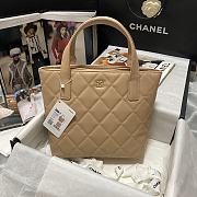 Chanel Medieval 22C Tiffany Handbag Beige Size 23 x 24 x 9 cm - 1
