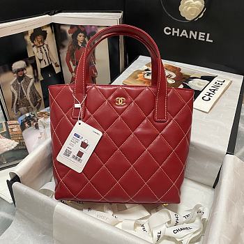 Chanel Medieval 22C Tiffany Handbag Red Size 23 x 24 x 9 cm