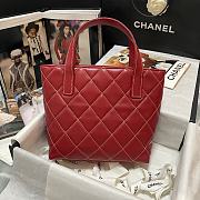 Chanel Medieval 22C Tiffany Handbag Red Size 23 x 24 x 9 cm - 5