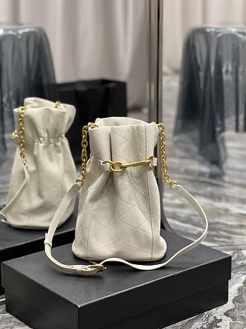 YSL Le Maillon Hook Bucket Bag White Size 19 × 27 × 12 cm